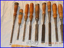 Old Tool (20) Vintage Carpenter Wood Chisels & One Lathe Chisel. Good Handles